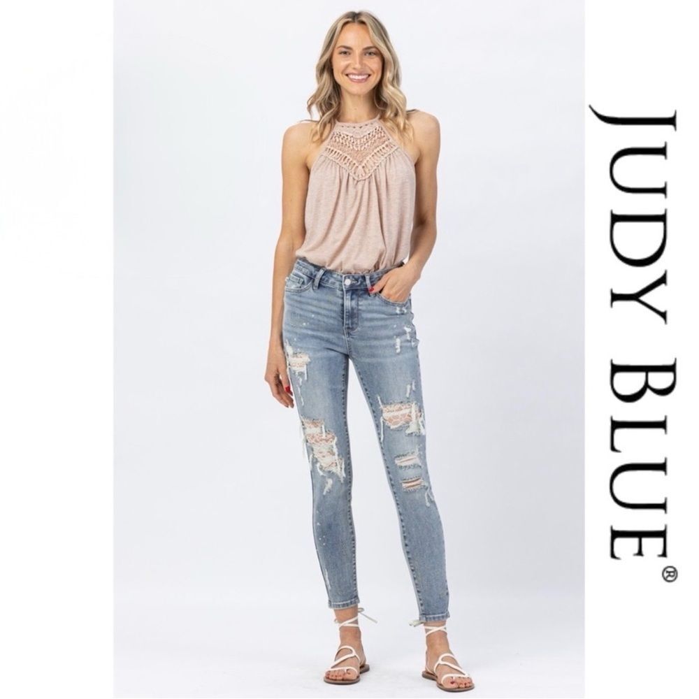 Judy Blue Distressed Skinny Jeans